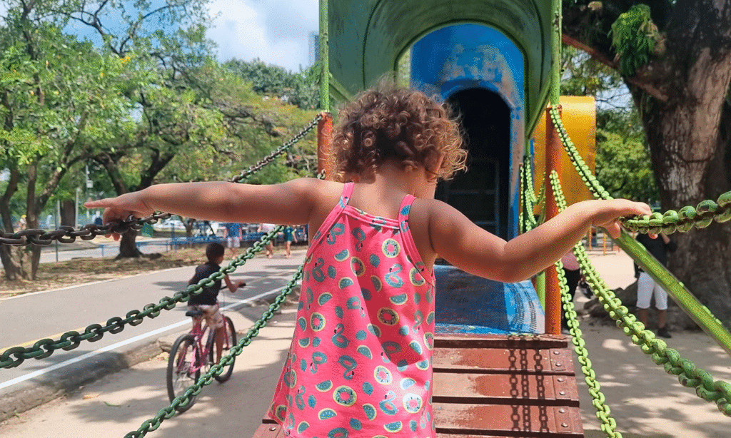 Recife com crianca no parque da jaqueira yolo coliving