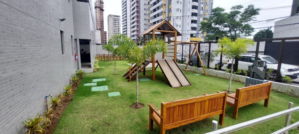 recife com crianças no allure residence da yolo coliving